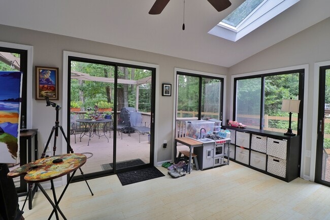 Building Photo - 2804 Cove Ridge Rd