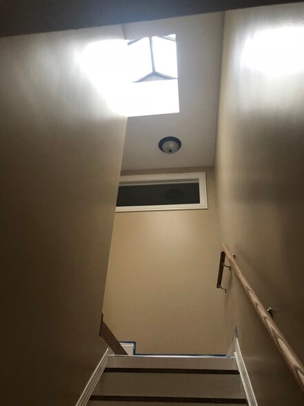 skylight - 3960 S Western Ave