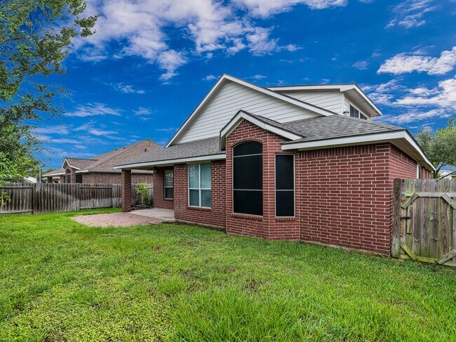 Building Photo - 24526 Blane Dr