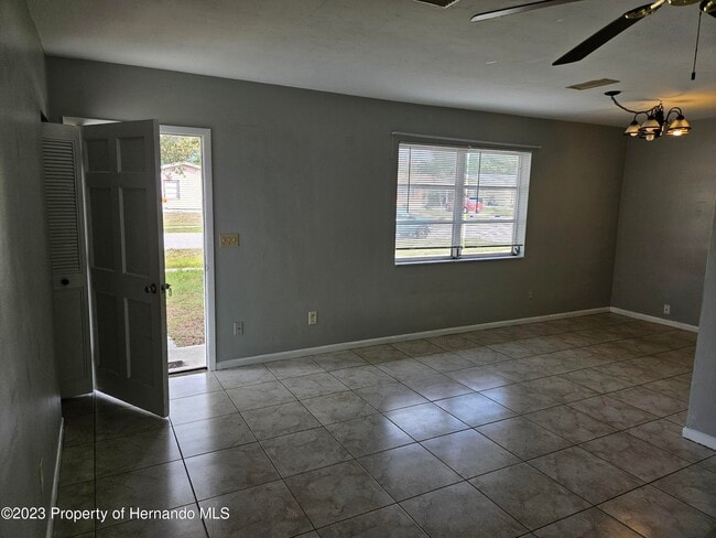 Building Photo - 4623 Cynthia Ln