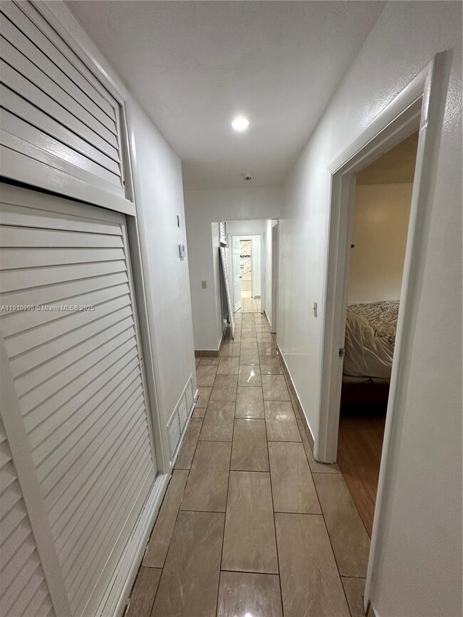 Building Photo - 6439 SW 7th St