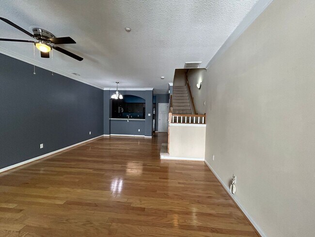 Building Photo - Waterfront Living at Its Finest in Norfolk, VA