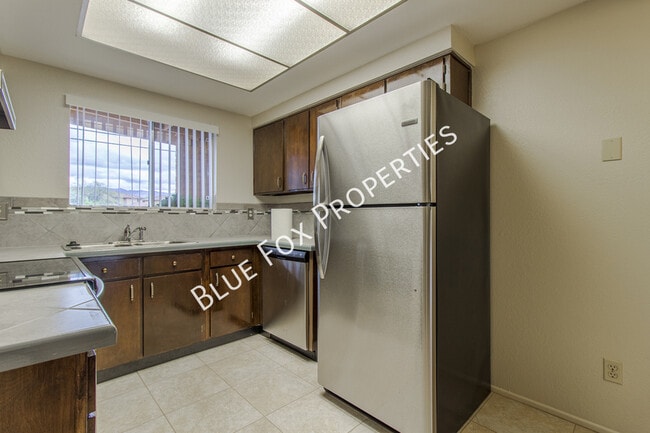 Building Photo - 2618 S Camino Seco