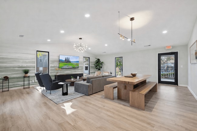 Building Photo - Holbrook