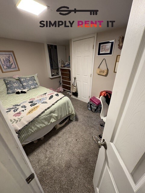 Building Photo - 6 Bedroom House on Campus, August 1st