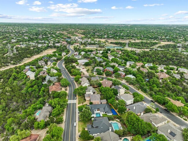 Building Photo - 9309 Bluegrass Dr