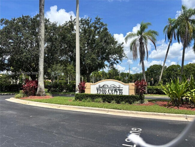 Building Photo - 3481 Briar Bay Blvd
