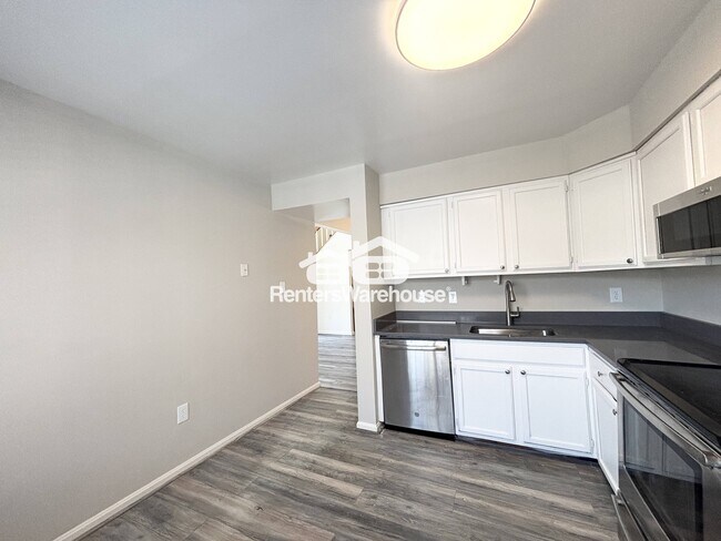 Building Photo - 1525 Casino Cir