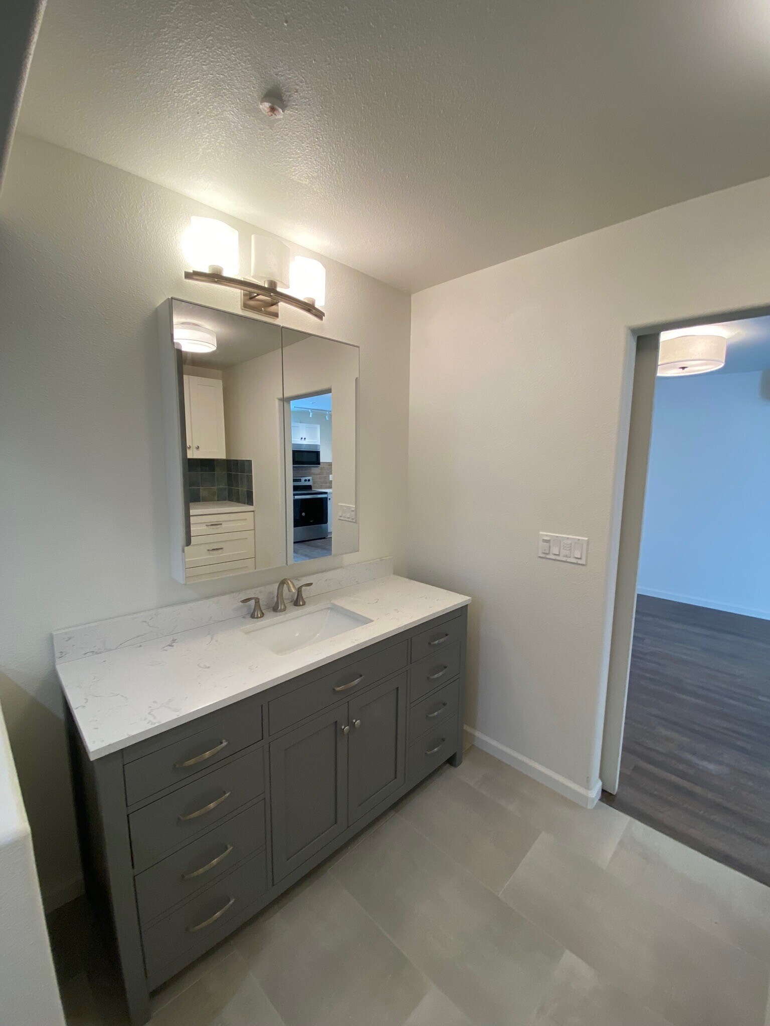 Building Photo - 709 Bozanich Cir