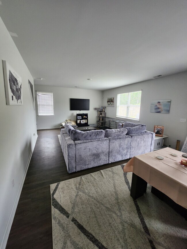 Building Photo - 413 Tributary Cir