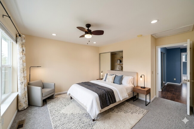 Building Photo - 147 White Branch Ct N