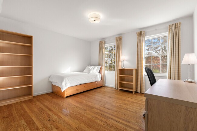 Building Photo - 60 Havilands Ln