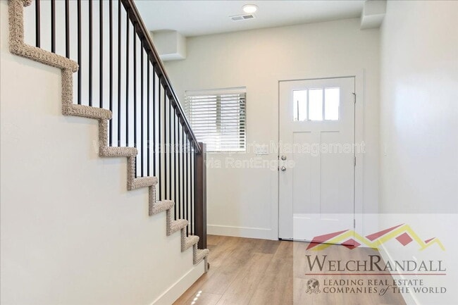 Building Photo - 225 W 690 N