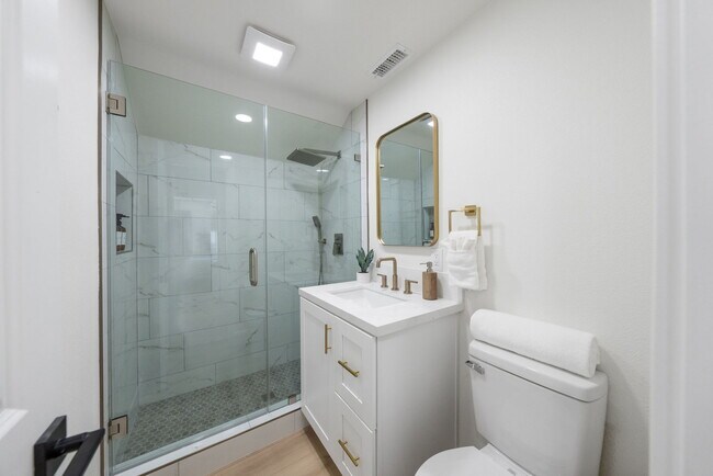 Building Photo - 2636 Vista Del Oro