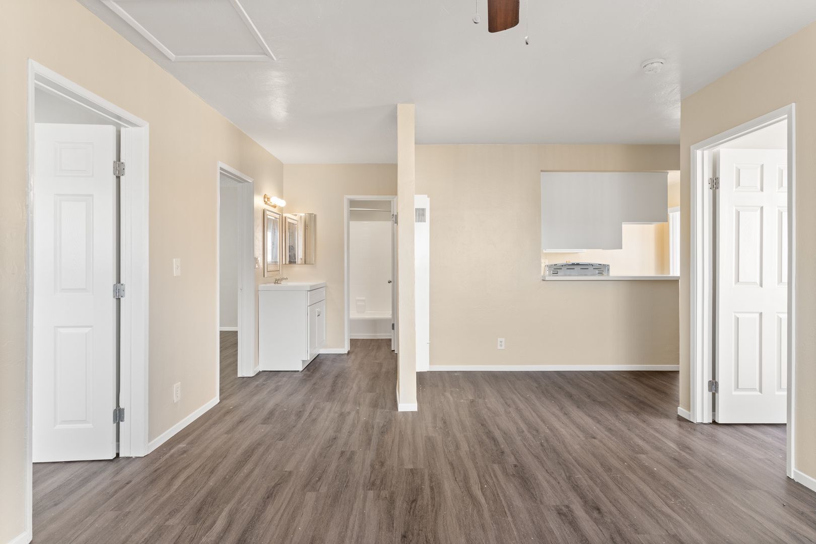 Building Photo - 811 Gardenia Ave