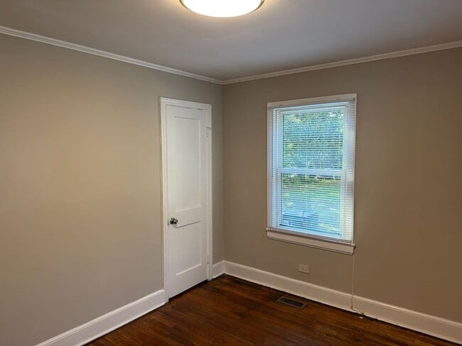 Building Photo - 3 Bedroom 1 Bath for rent