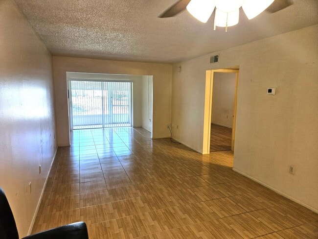 Building Photo - First Floor Condo in 55+ Community in Dunedin FL