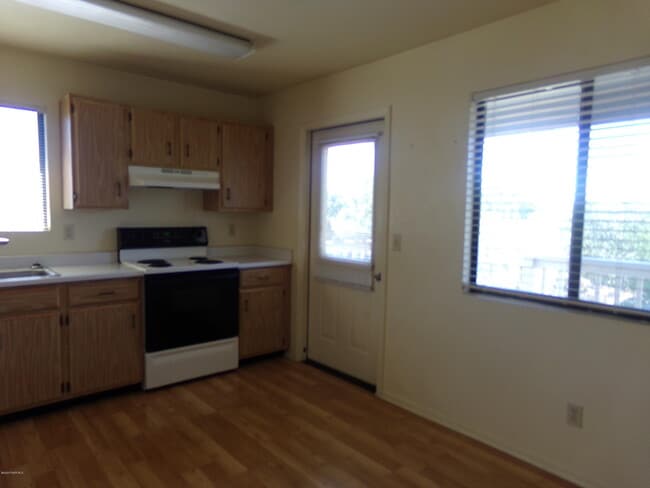 Building Photo - 330 S Alarcon St