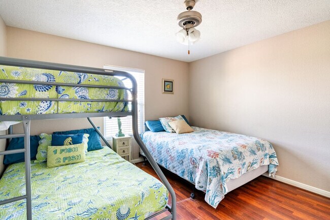 Building Photo - 820 Sandollar