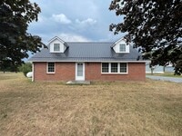 Building Photo - Wonderful Country Home