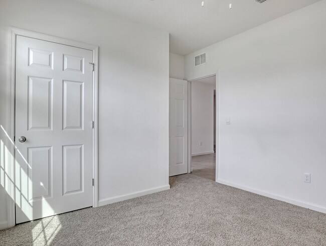 Building Photo - 7508 Tourmaline Dr