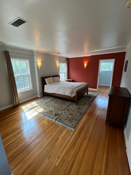 Available bedroom - 737 S Tremaine Ave