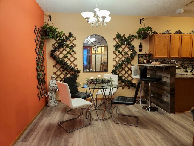 dining area - 862 Princeton Ave