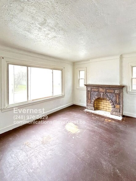 Building Photo - 15395 Ardmore St