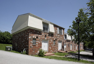 Building Photo - Woodknoll Townhomes