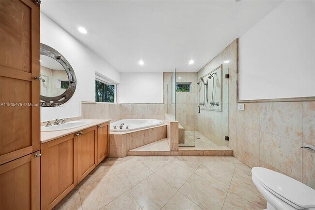 Building Photo - 4000 Alhambra Cir