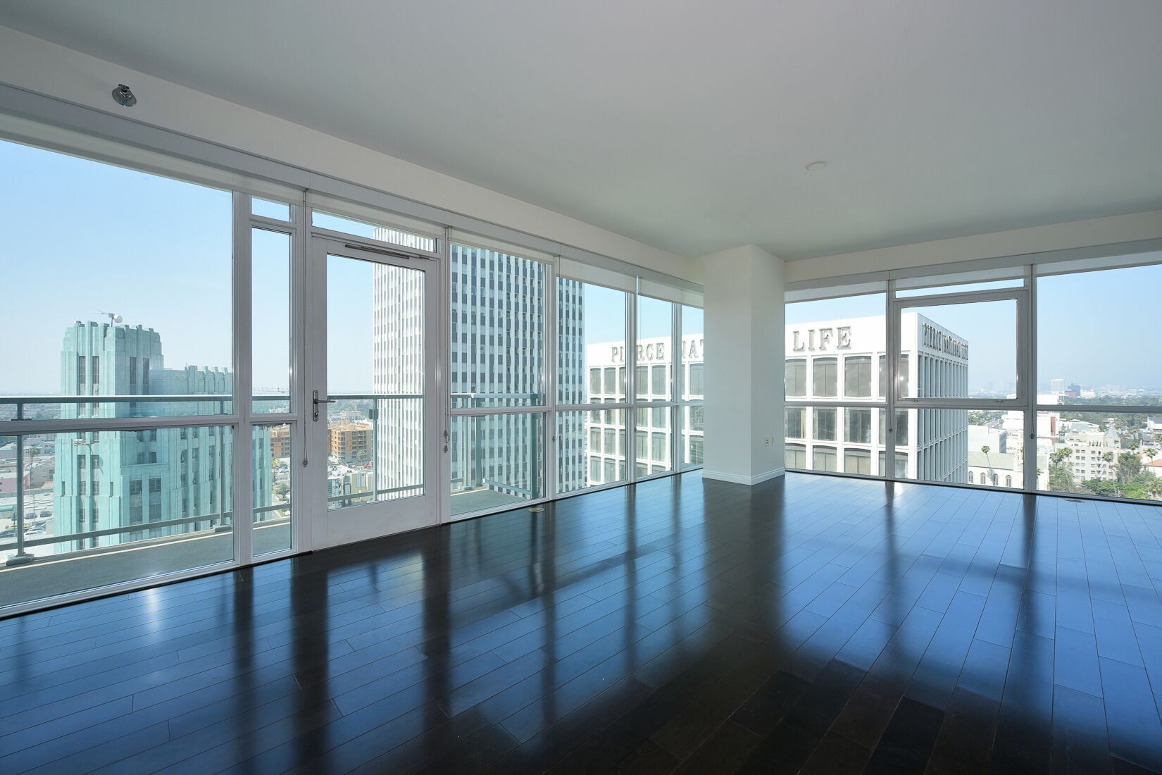 Building Photo - 3785 Wilshire Blvd