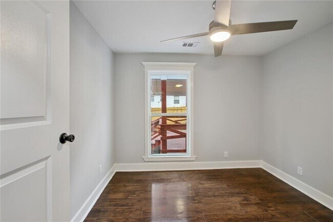 Building Photo - 3499 Fairlane Dr NW