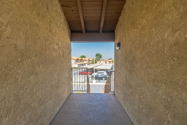Building Photo - 1365 Crafton Ave