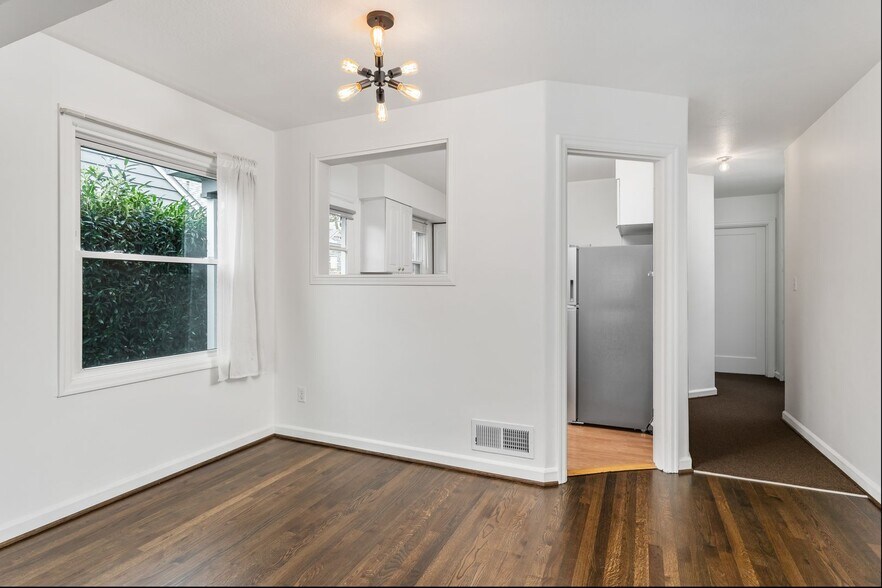 Building Photo - 1439-1439 NE Mason St