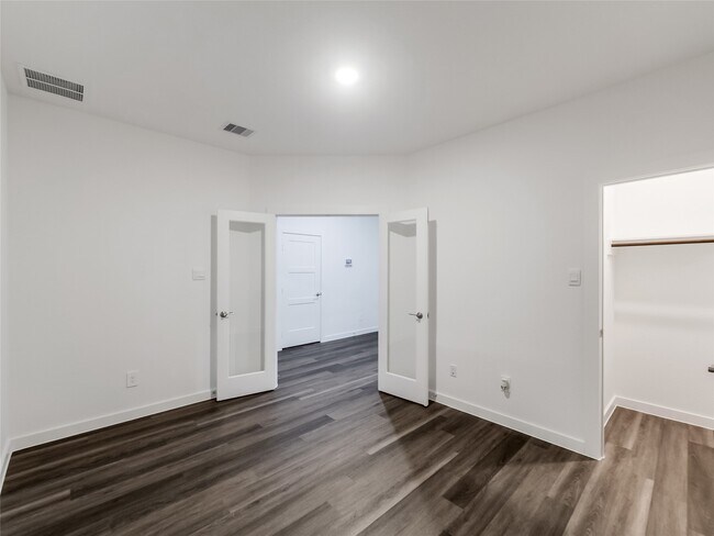 Building Photo - 387 Westlake Terrace Dr