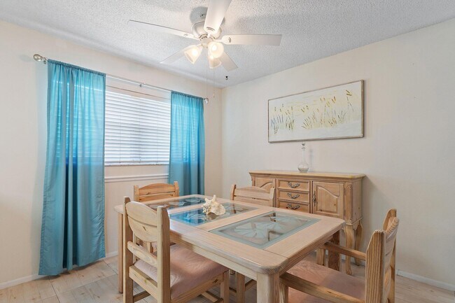 Building Photo - 14 Lake Vista Trail