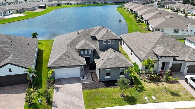 Building Photo - 5559 Trevesta Pl