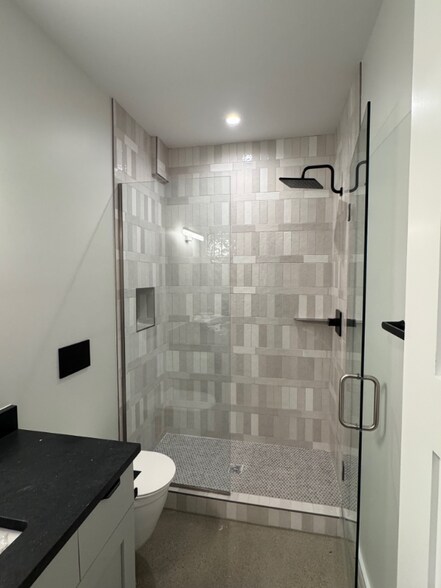 Building Photo - 3527 Clay St