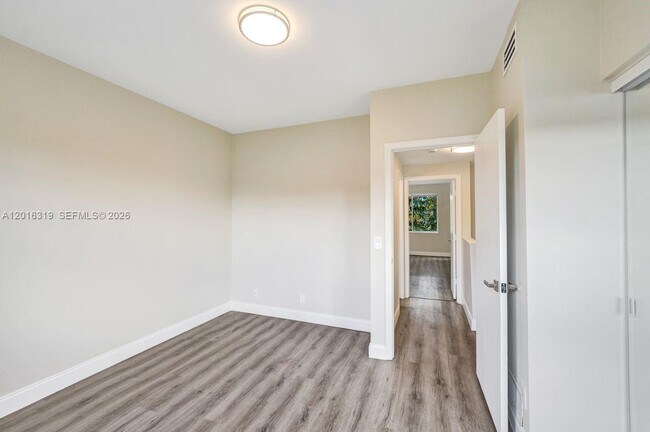Building Photo - 43 Simonton Cir