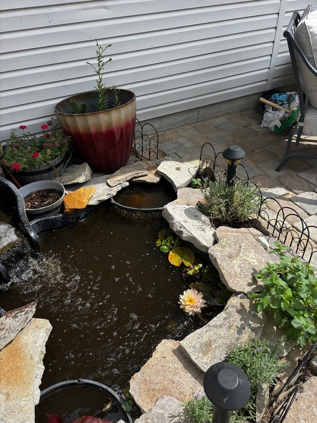 Building Photo - 388 W Harris St