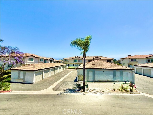 Building Photo - 30902 Club House Dr
