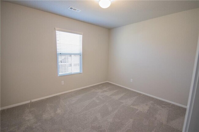 Building Photo - 1541 Scotland Dr