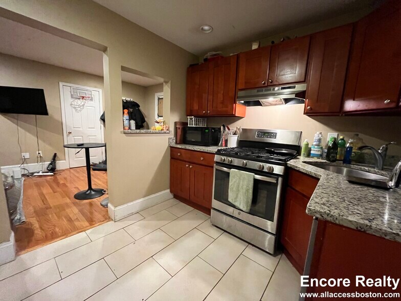 Primary Photo - 36 Euston St