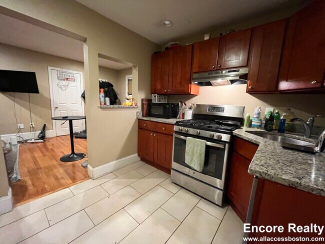 Building Photo - 36 Euston St