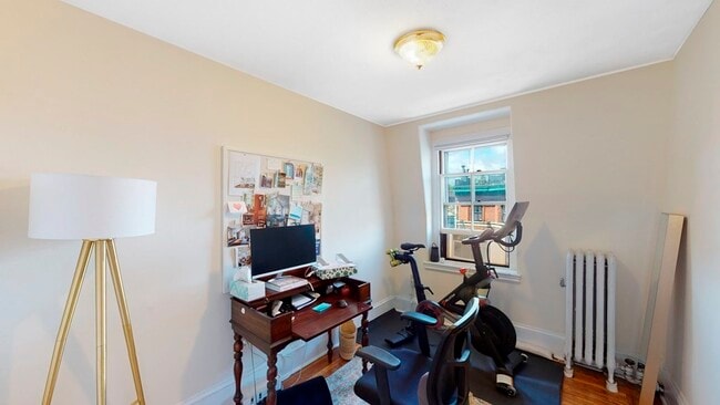 Building Photo - 2 Brimmer 5