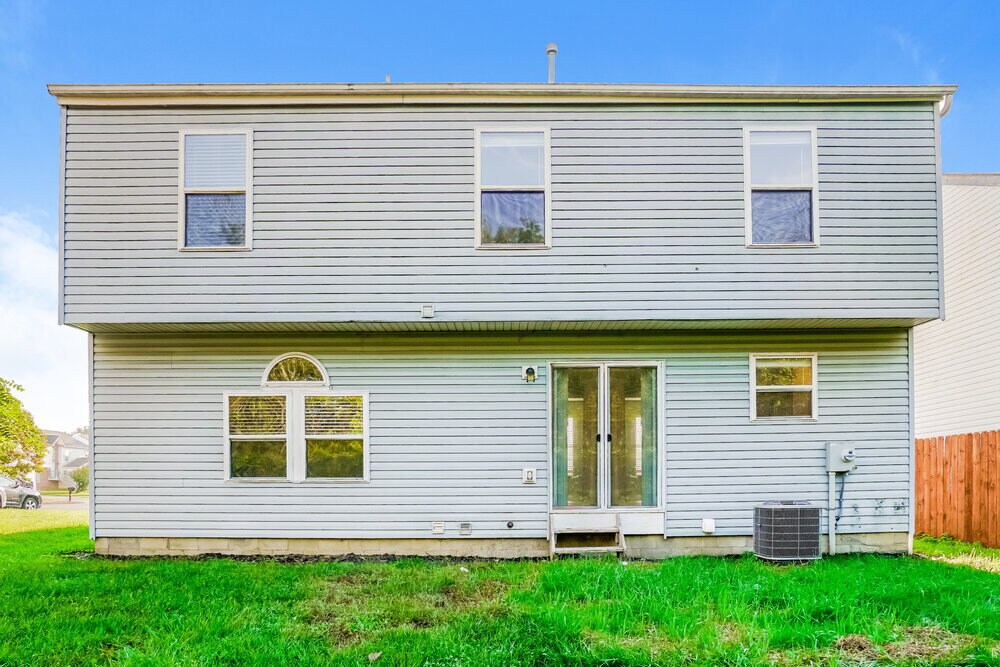 Building Photo - 1667 Eastbrook Dr N