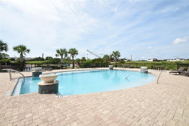 Building Photo - 114 Del Palma Dr