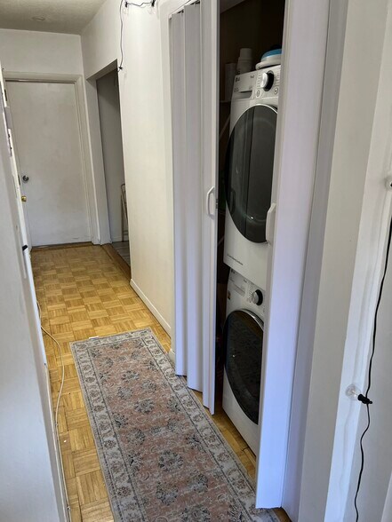 Building Photo - 235 Washington St