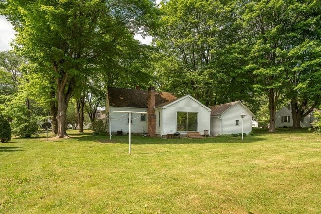 Building Photo - 915 Sheridan Ct