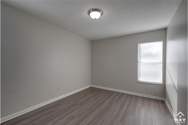 Building Photo - 1324 N Minneapolis St